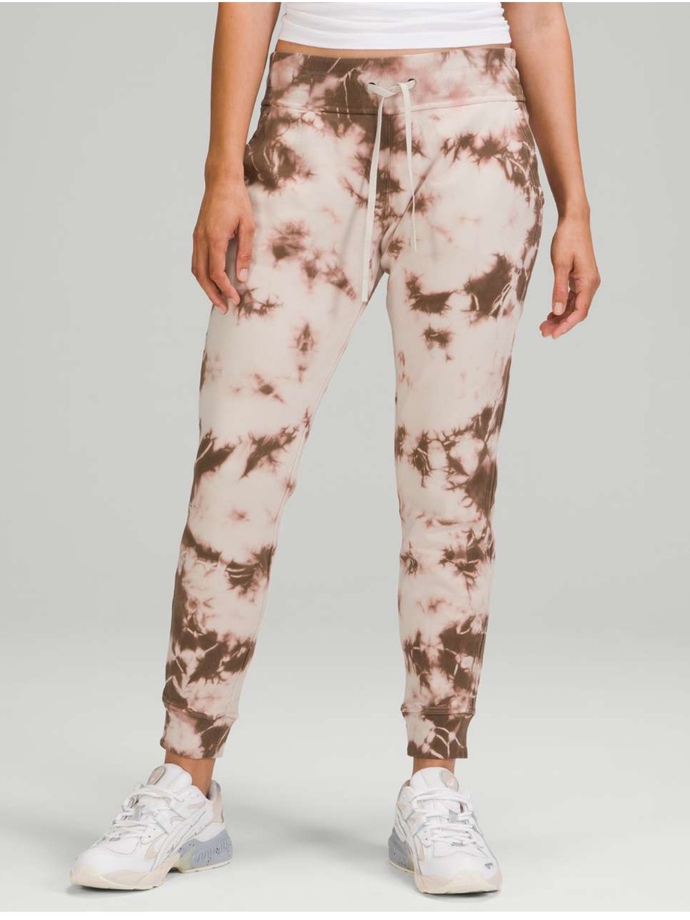 Lululemon Warm Down Jogger Earth Dye
Earth Dye Clay Size 0